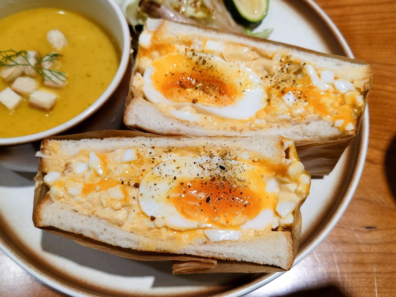 [食記][新北市][中和區] Aki Deli — 中和新開和洋早午餐餐廳，抹茶名店「Aki Matcha Bar」的姊妹店，份量充足又實在的三明治和可頌。