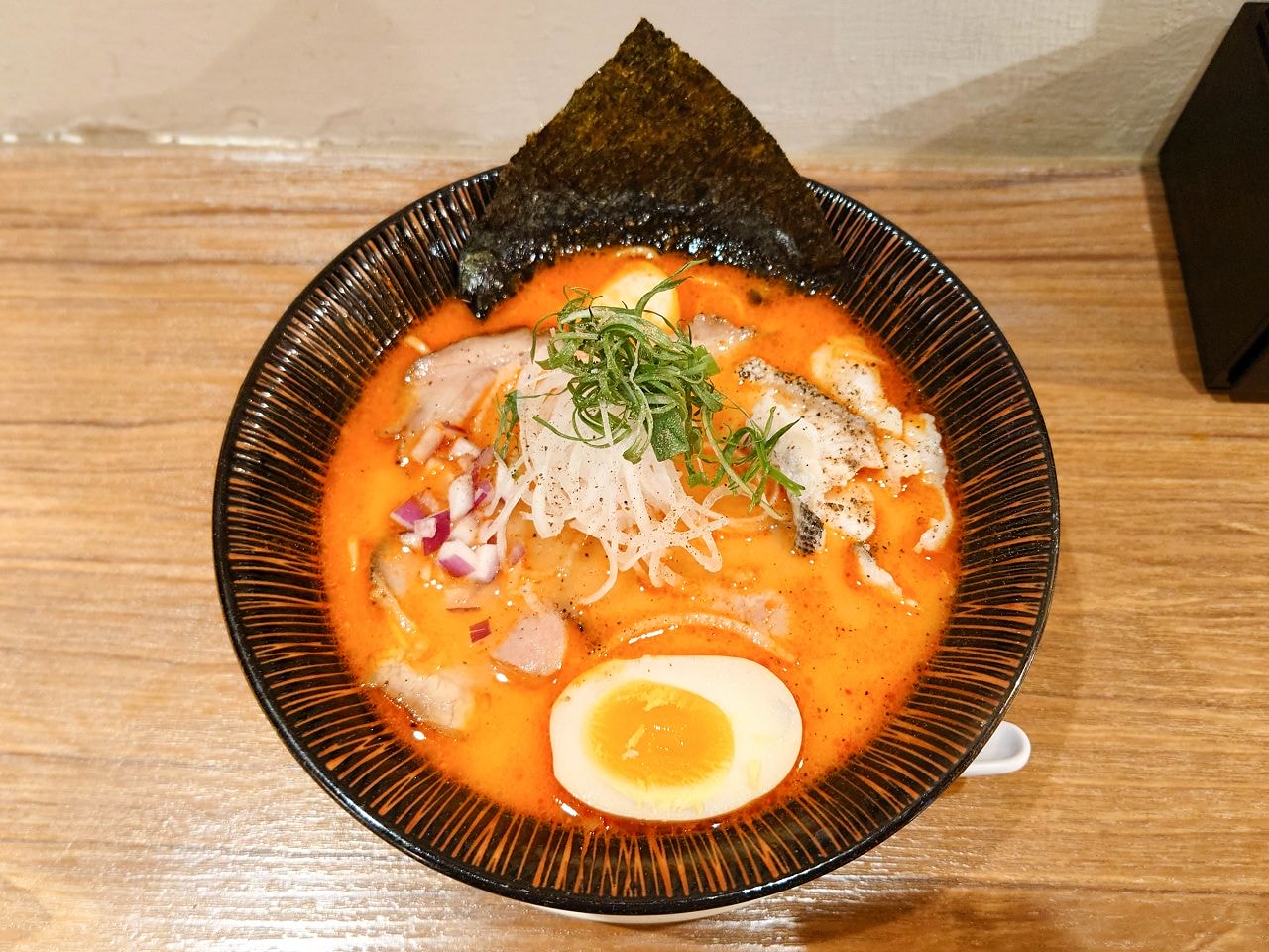 [食記][台北市] 麵屋有漁 — 西門町主打石斑魚白湯和蝦湯湯底的拉麵店