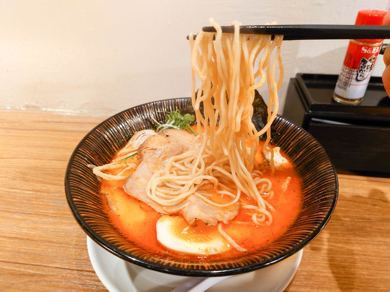 [食記][台北市] 麵屋有漁 — 西門町主打石斑魚白湯和蝦湯湯底的拉麵店