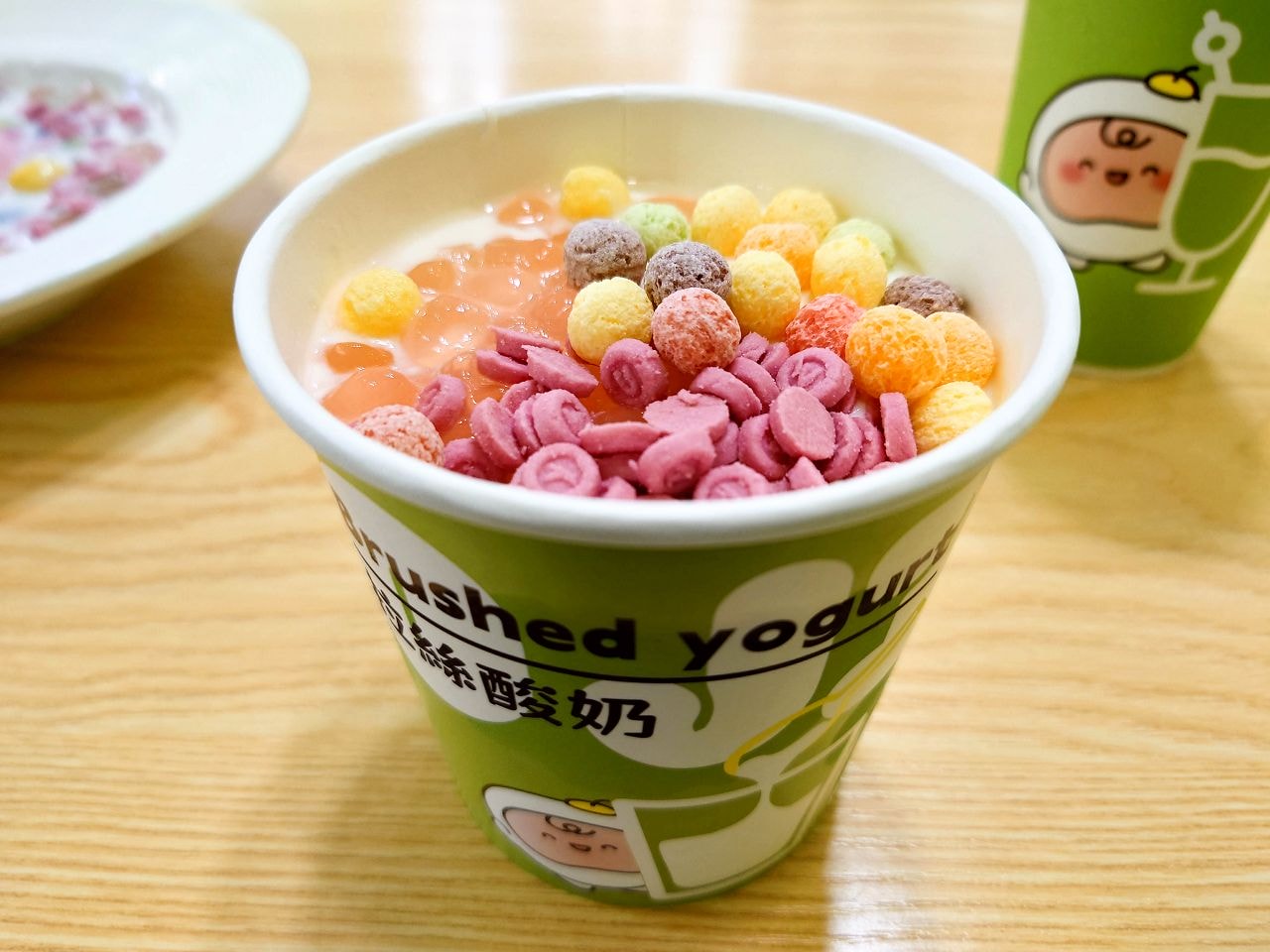 [食記][高雄市] 糯唧唧新式糖水 拉絲酸奶 民生店 (已歇業) — 創新口味的糖水甜品，純手工發酵的拉絲酸奶。