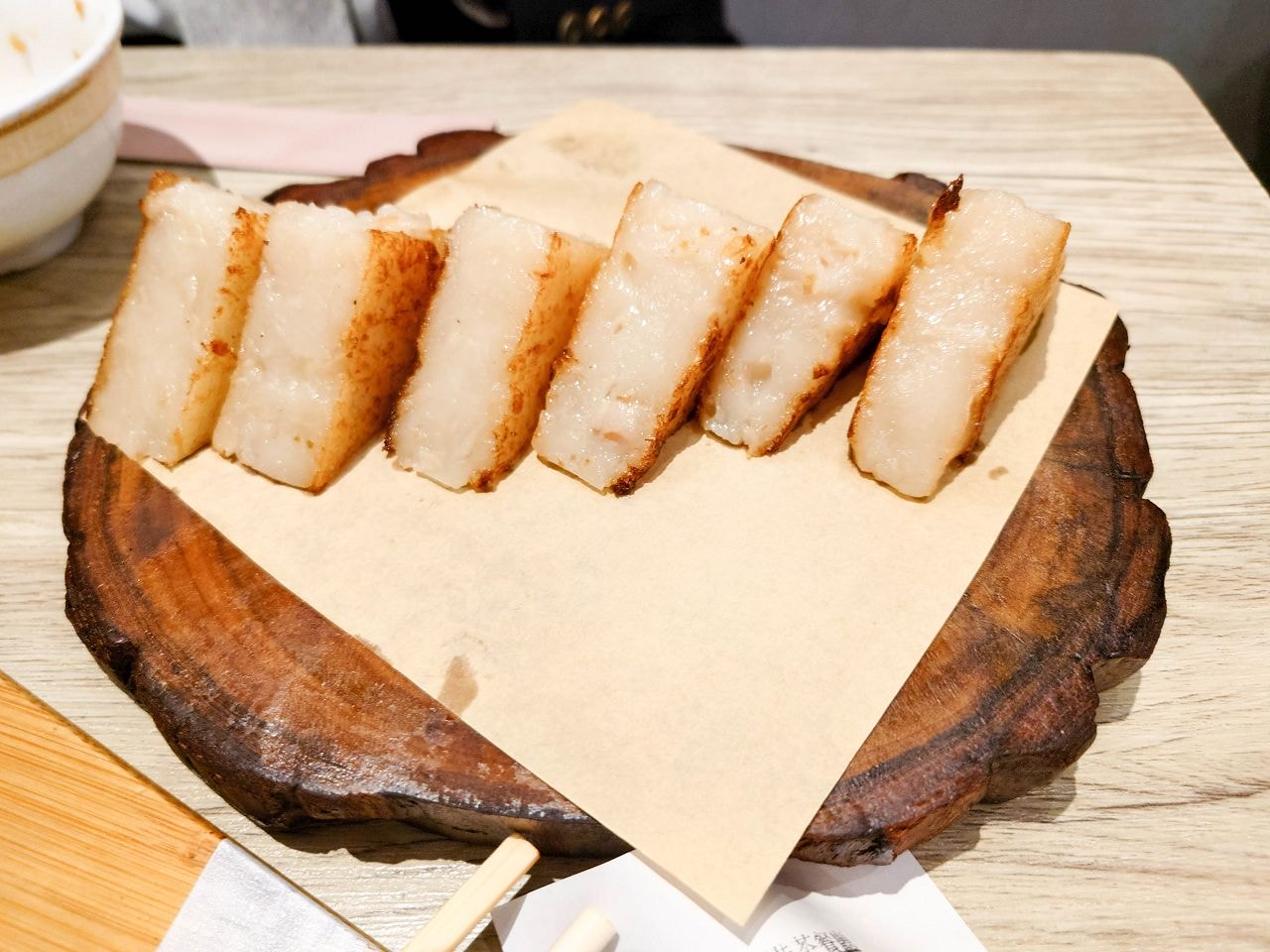 [食記][高雄市] 翠王香港茶餐廳 — 明誠路上香港主廚開設的香港茶餐廳，浮誇又吸睛的飛天漂浮廣炒麵。