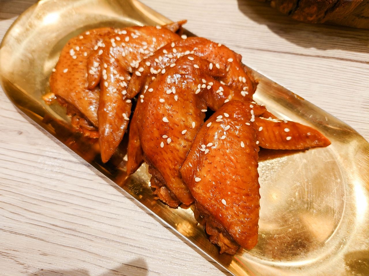 [食記][高雄市] 翠王香港茶餐廳 — 明誠路上香港主廚開設的香港茶餐廳，浮誇又吸睛的飛天漂浮廣炒麵。