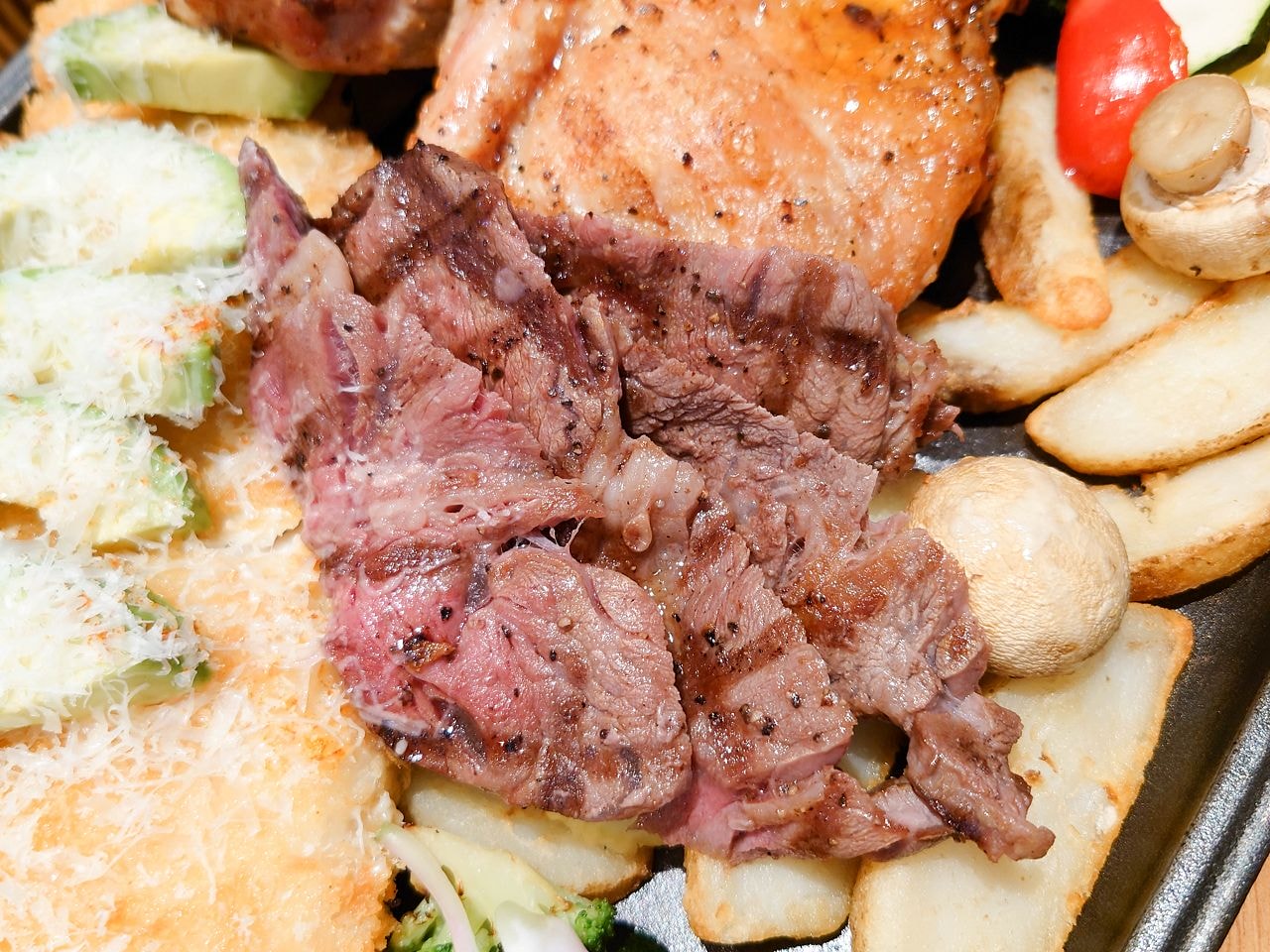 [食記][台北市] La Ohana 夏威夷餐廳&咖啡 LaLaport 南港店 — 夏威夷海島渡假風格美式餐廳