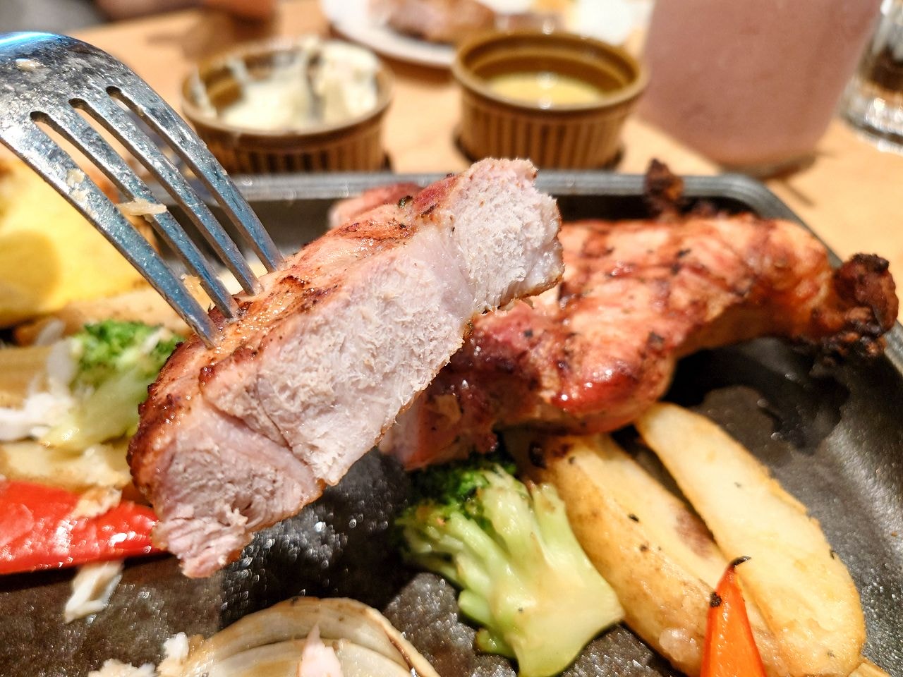 [食記][台北市] La Ohana 夏威夷餐廳&咖啡 LaLaport 南港店 — 夏威夷海島渡假風格美式餐廳