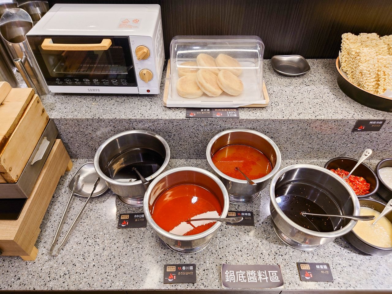 [食記][台北市] 甩鍋雞볶찜韓式炒雞吃到飽 西門店 — 現點現炒香辣夠味又香氣十足的韓式炒雞