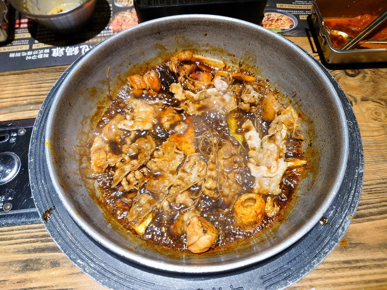 [食記][台北市] 甩鍋雞볶찜韓式炒雞吃到飽 西門店 — 現點現炒香辣夠味又香氣十足的韓式炒雞