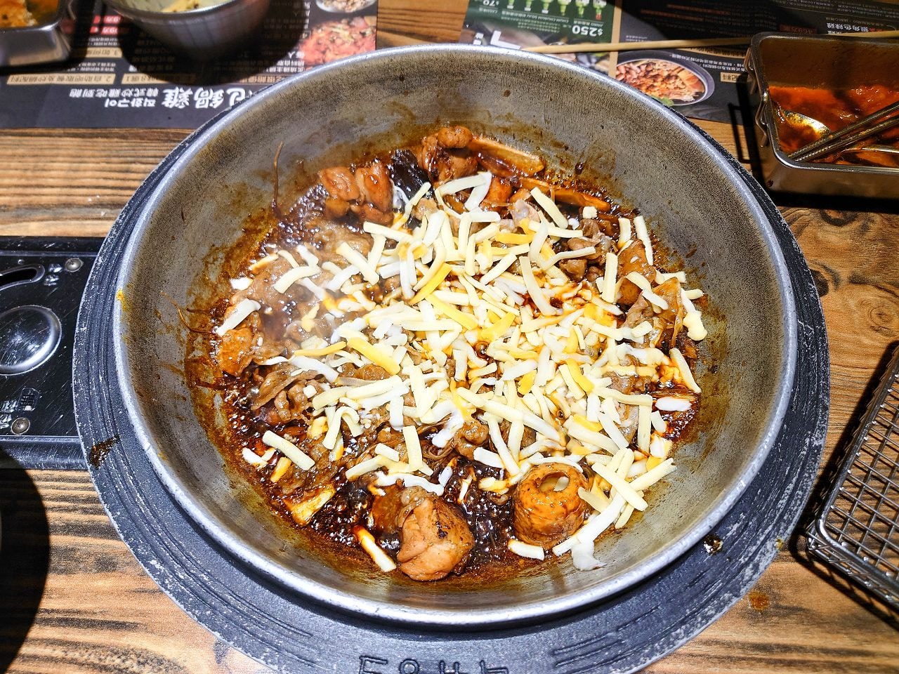 [食記][台北市] 甩鍋雞볶찜韓式炒雞吃到飽 西門店 — 現點現炒香辣夠味又香氣十足的韓式炒雞