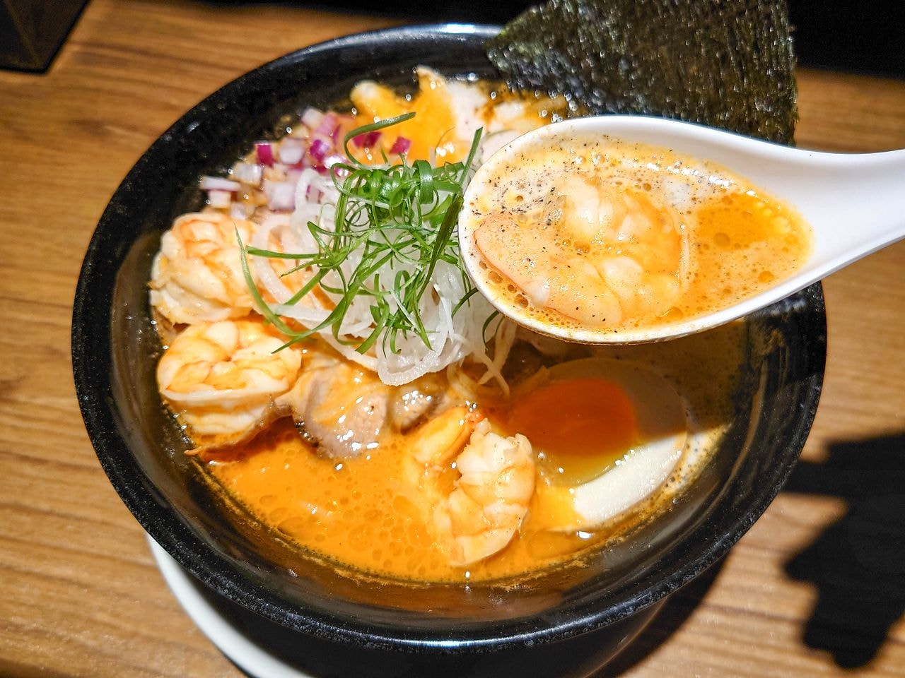 [食記][台北市] 麵屋有漁 — 西門町主打石斑魚白湯和蝦湯湯底的拉麵店