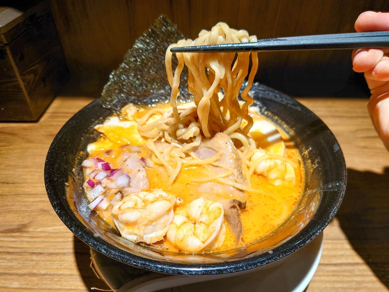 [食記][台北市] 麵屋有漁 — 西門町主打石斑魚白湯和蝦湯湯底的拉麵店