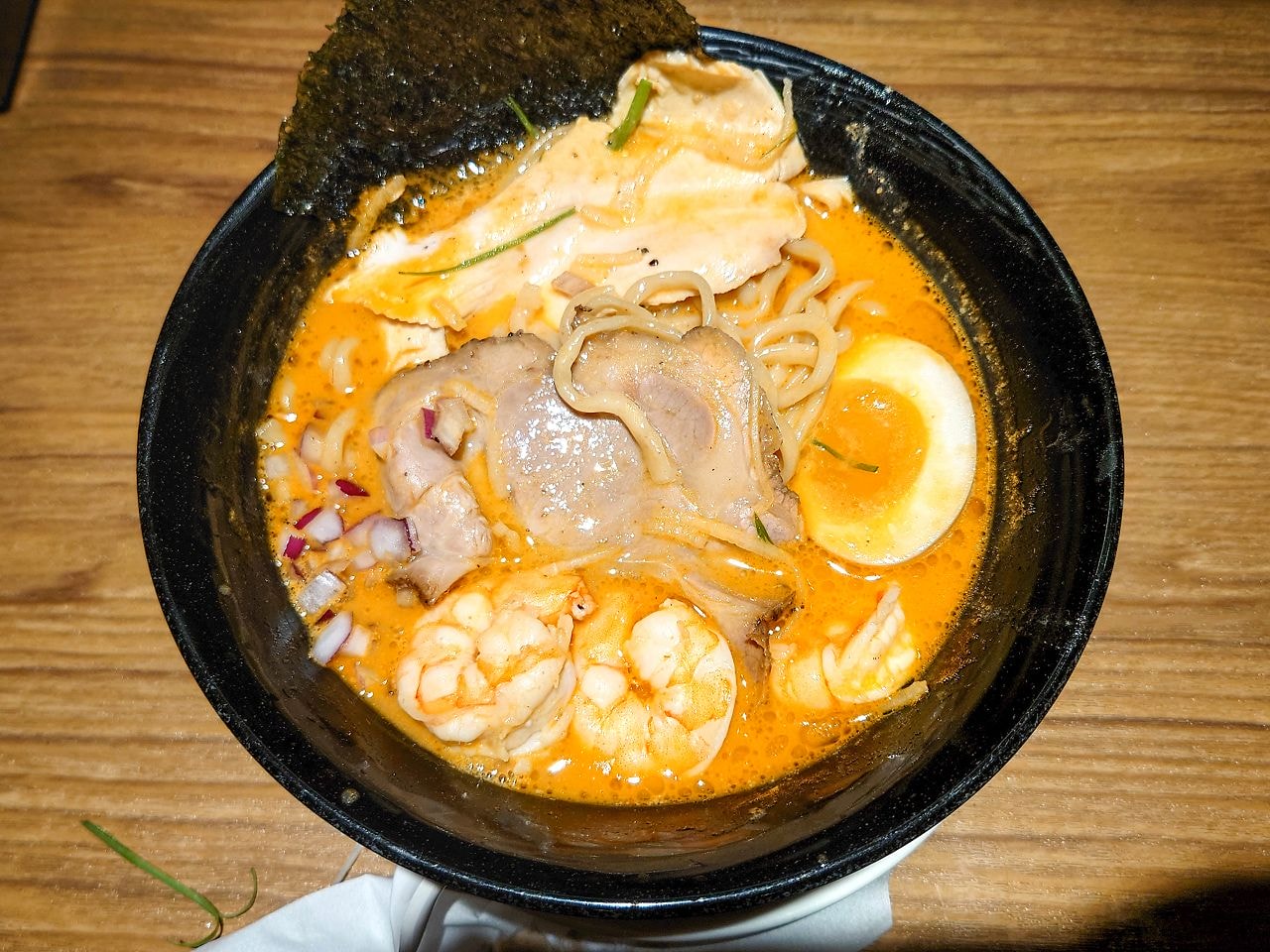 [食記][台北市] 麵屋有漁 — 西門町主打石斑魚白湯和蝦湯湯底的拉麵店
