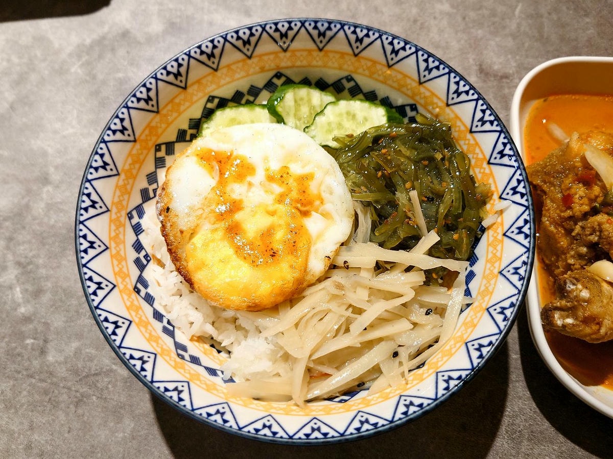 [食記][新北市][板橋區] 泰桔食坊 — 板橋國泰市場巷弄內泰式個人餐專賣小館