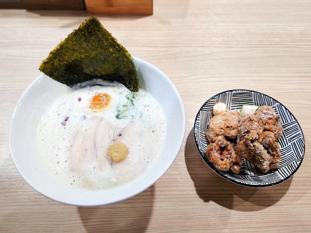 [食記][新北市][板橋區] 捌玥。泡系雞白湯拉麵