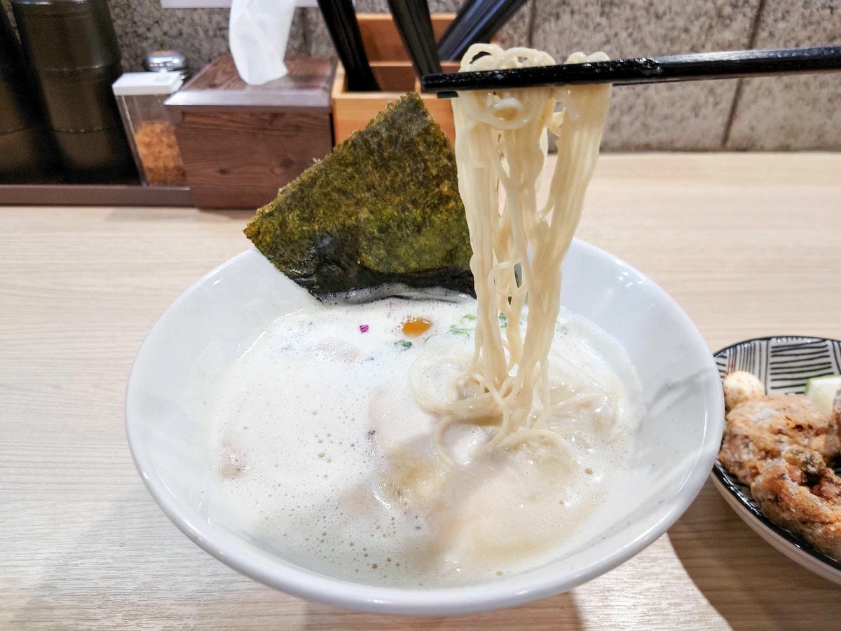 [食記][新北市][板橋區] 捌玥。泡系雞白湯拉麵