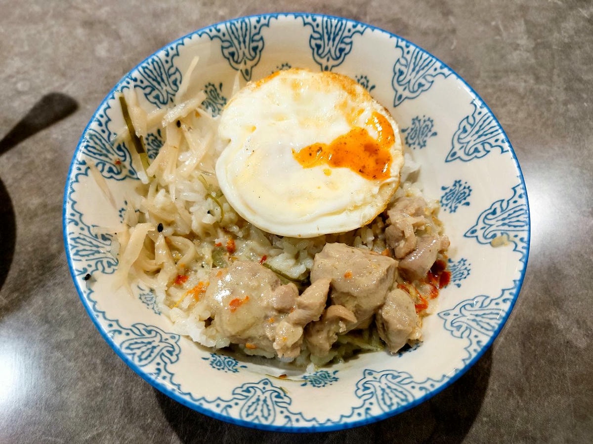 [食記][新北市][板橋區] 泰桔食坊 — 板橋國泰市場巷弄內泰式個人餐專賣小館