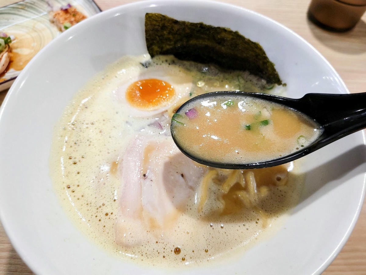 [食記][新北市][板橋區] 捌玥。泡系雞白湯拉麵