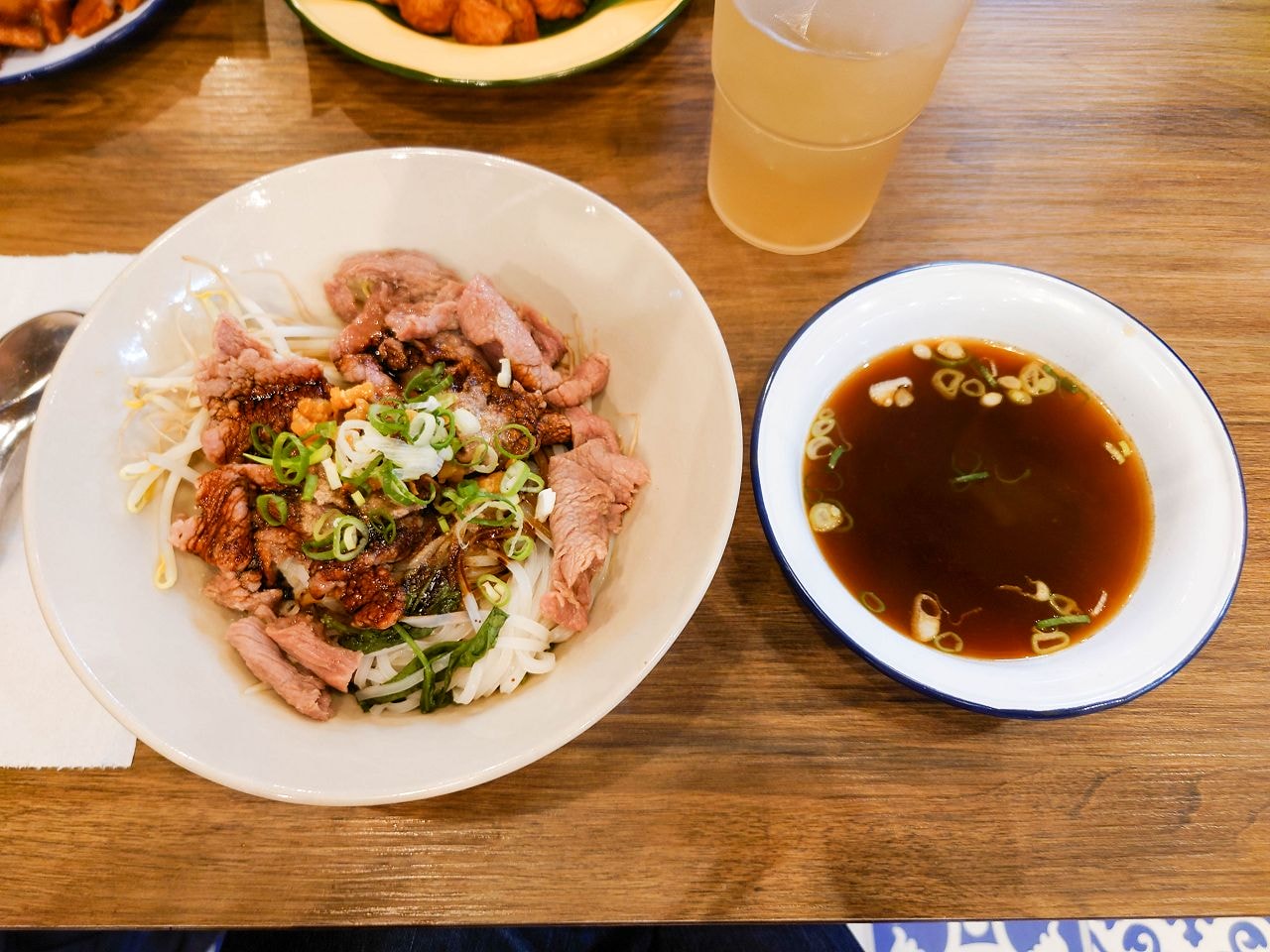 [食記][高雄市] 大城老船麵 大立旗艦店