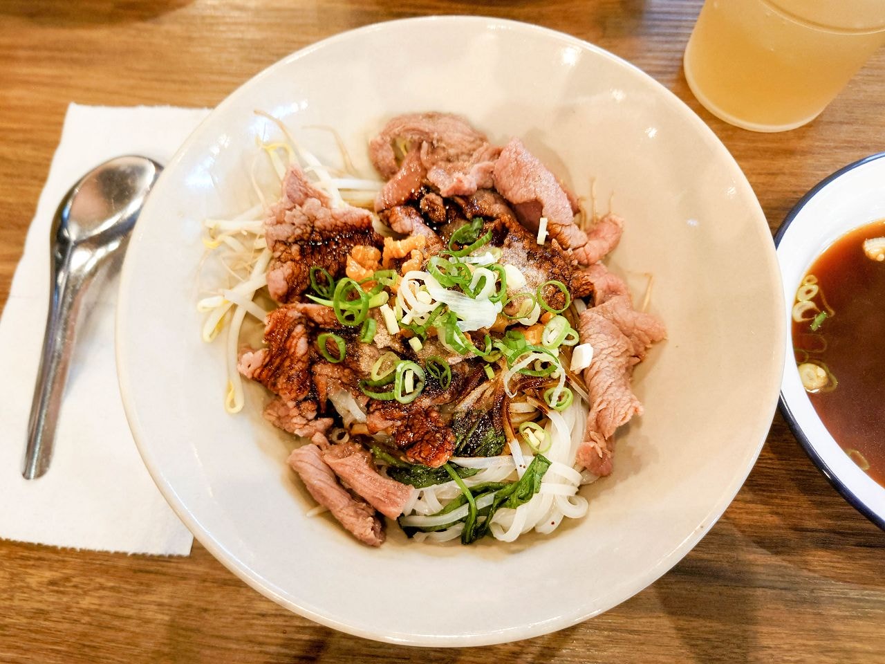 [食記][高雄市] 大城老船麵 大立旗艦店