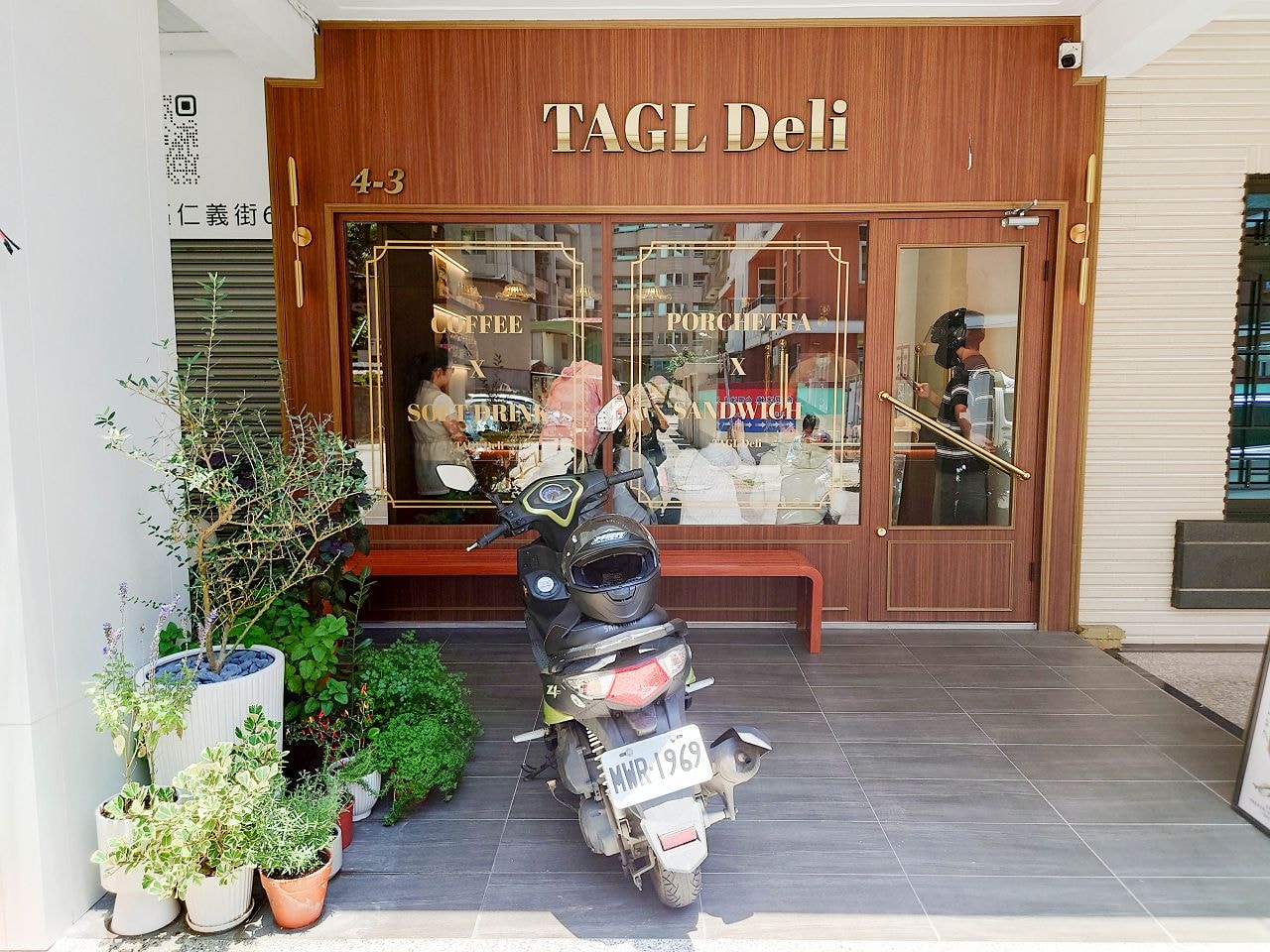 [食記][高雄市] TAGL Deli 2部曲 —  高雄高人氣羅馬豬肉卷專賣店在三多商圈擁有店面啦！