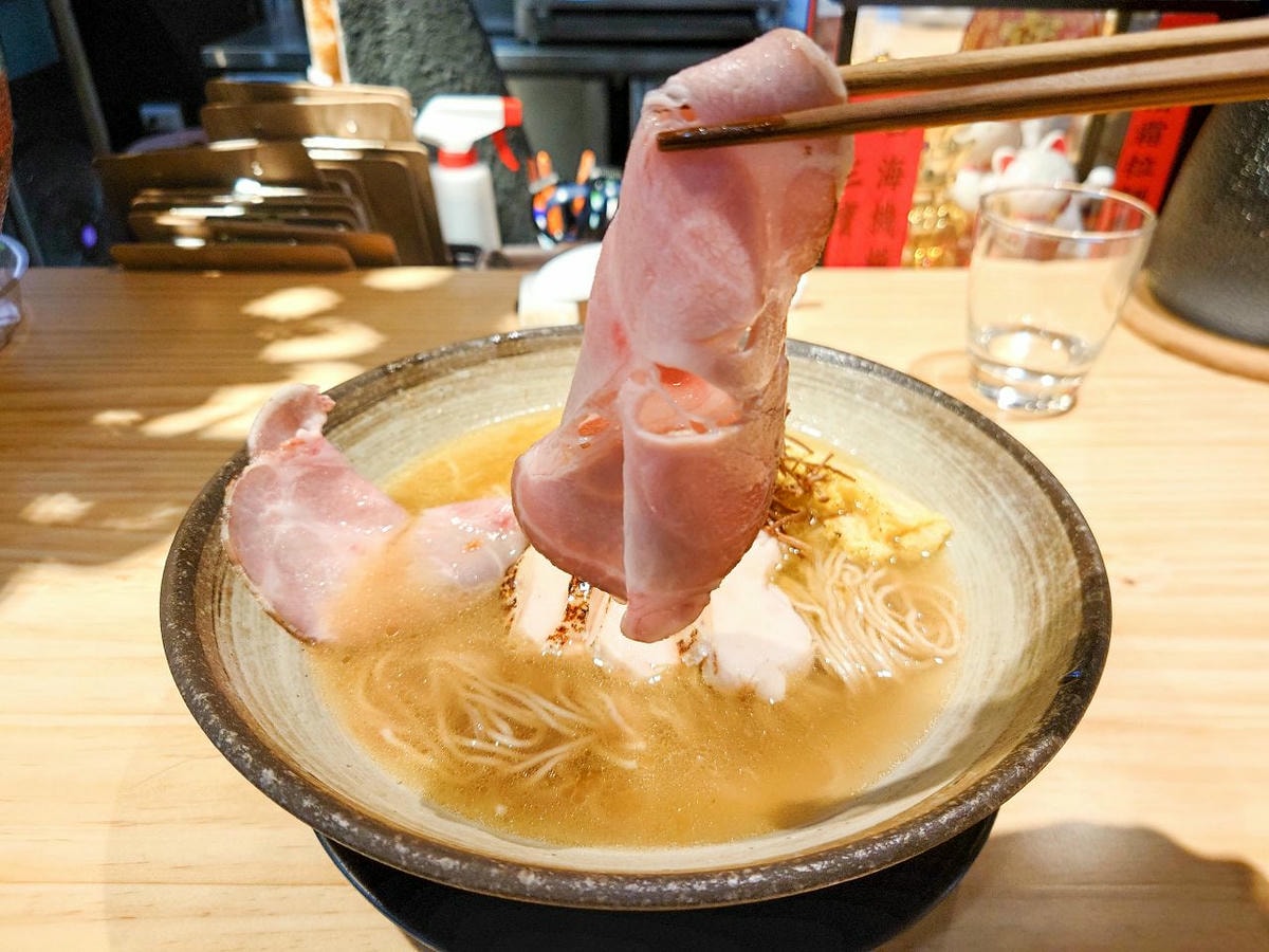 [食記][台北市] 恉霜 拉麵專賣 — 西餐技法融入日式拉麵，香濃的老火牛白湯拉麵。