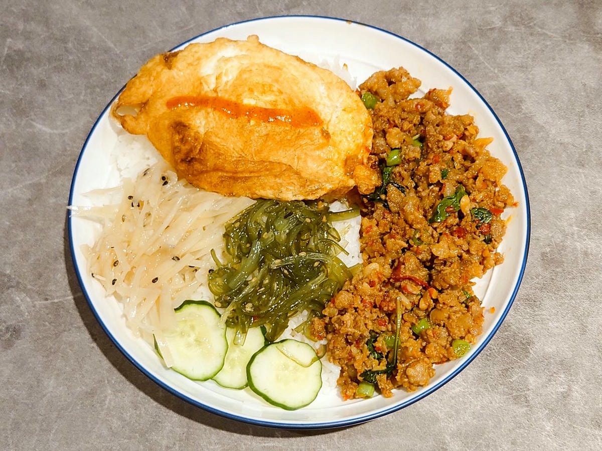 [食記][新北市][板橋區] 泰桔食坊 — 板橋國泰市場巷弄內泰式個人餐專賣小館