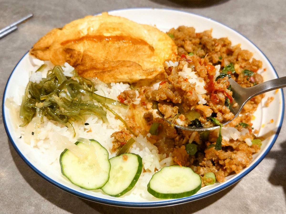 [食記][新北市][板橋區] 泰桔食坊 — 板橋國泰市場巷弄內泰式個人餐專賣小館
