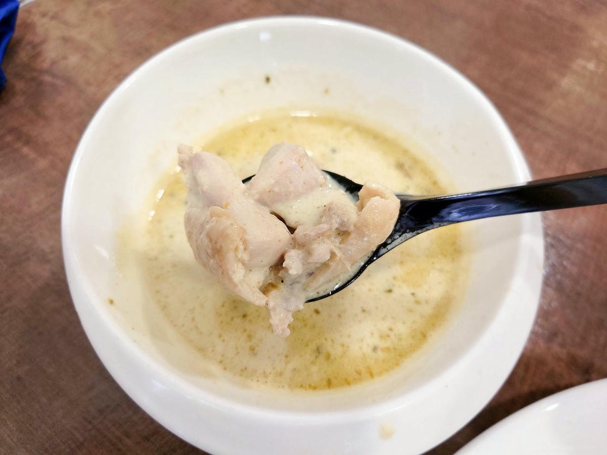 [食記][台北市] 上味泰 泰式餐盒專賣店 (即將搬遷，暫停營業) — 台北小巨蛋附近泰式簡餐、便當