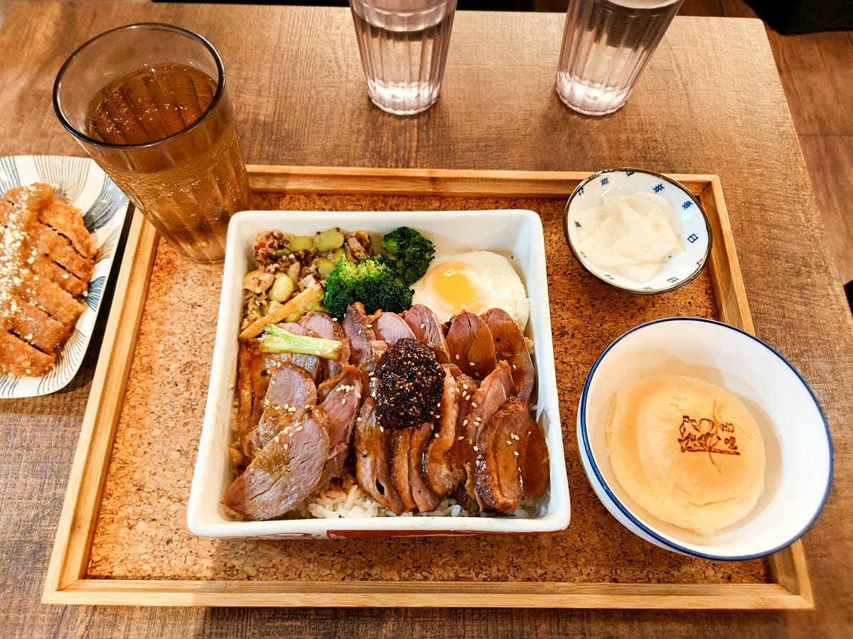 [食記][台北市] 温咖哩 Wen Curry — 自家製熟成香料咖哩，肉類和配料豐富份量大具創意的咖哩料理。