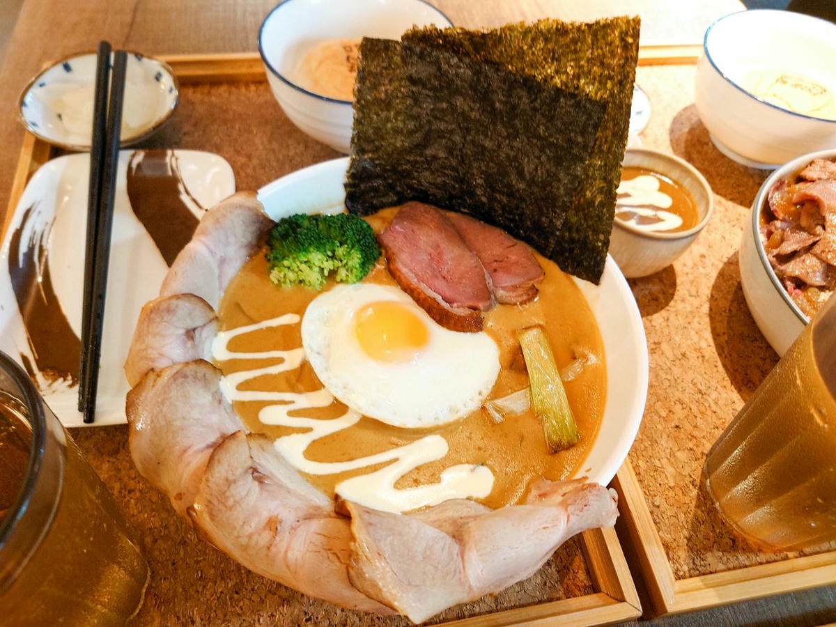 [食記][台北市] 温咖哩 Wen Curry — 自家製熟成香料咖哩，肉類和配料豐富份量大具創意的咖哩料理。