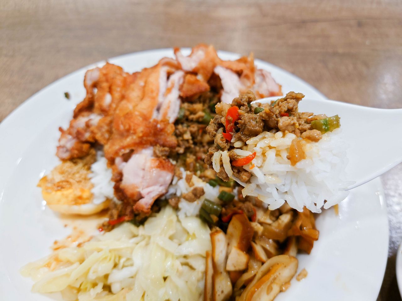 [食記][台北市] 上味泰 泰式餐盒專賣店 (即將搬遷，暫停營業) — 台北小巨蛋附近泰式簡餐、便當