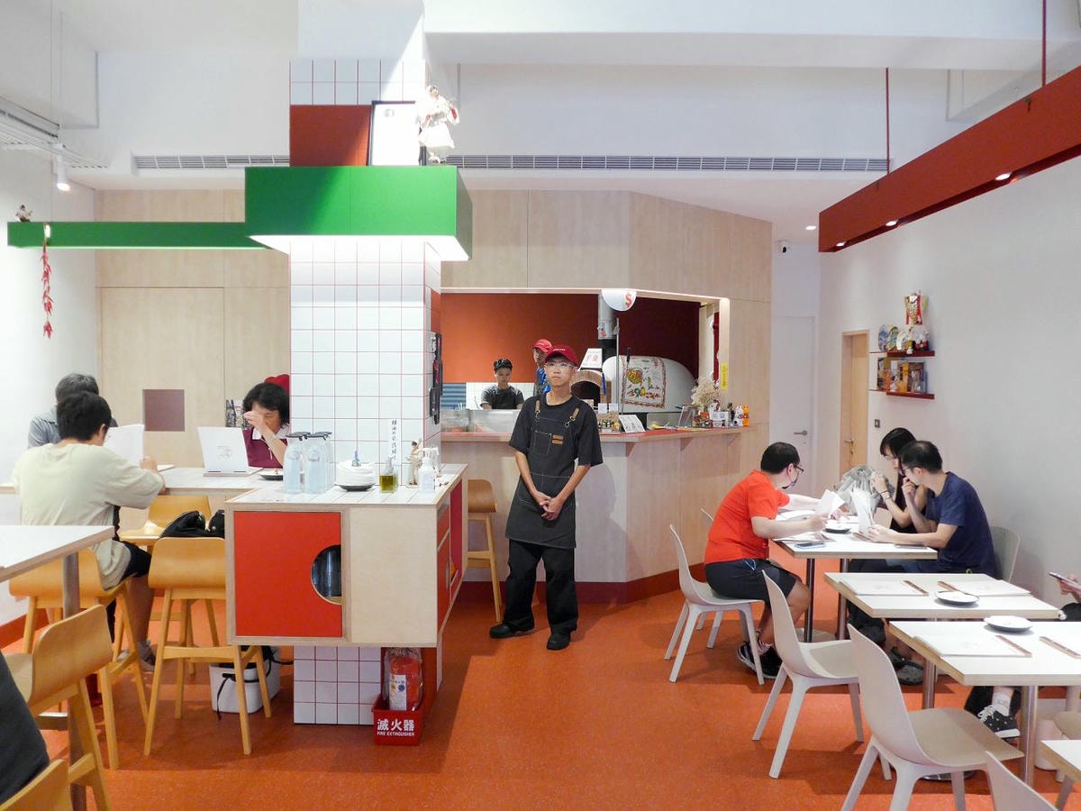 [食記][台中市] Amore Pizzeria Napoletana — 台中義式窯烤披薩推薦，遵循義大利傳統純手工製作的正統南義式披薩。