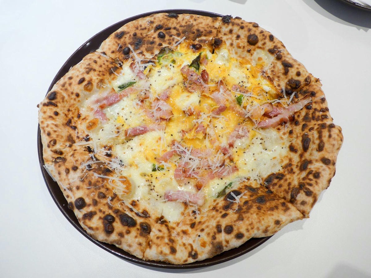 [食記][台中市] Amore Pizzeria Napoletana — 台中義式窯烤披薩推薦，遵循義大利傳統純手工製作的正統南義式披薩。