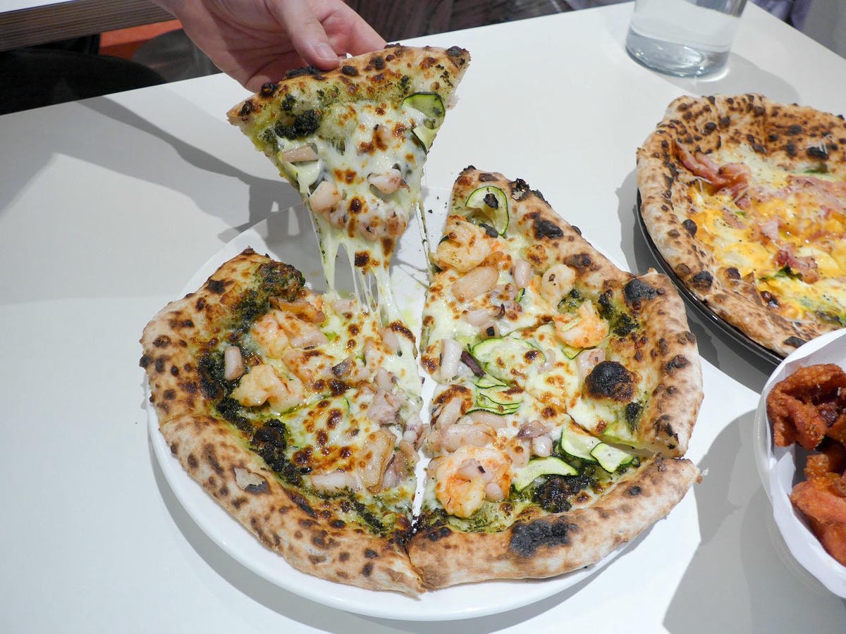 [食記][台中市] Amore Pizzeria Napoletana — 台中義式窯烤披薩推薦，遵循義大利傳統純手工製作的正統南義式披薩。