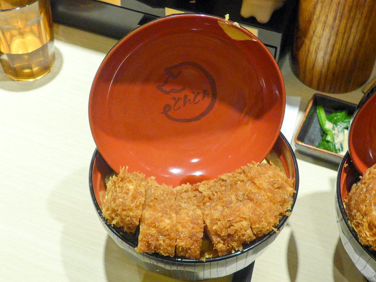 [食記][高雄市] どんどん豚豚厚切豬排 — 超厚的日式厚切炸豬排蓋飯