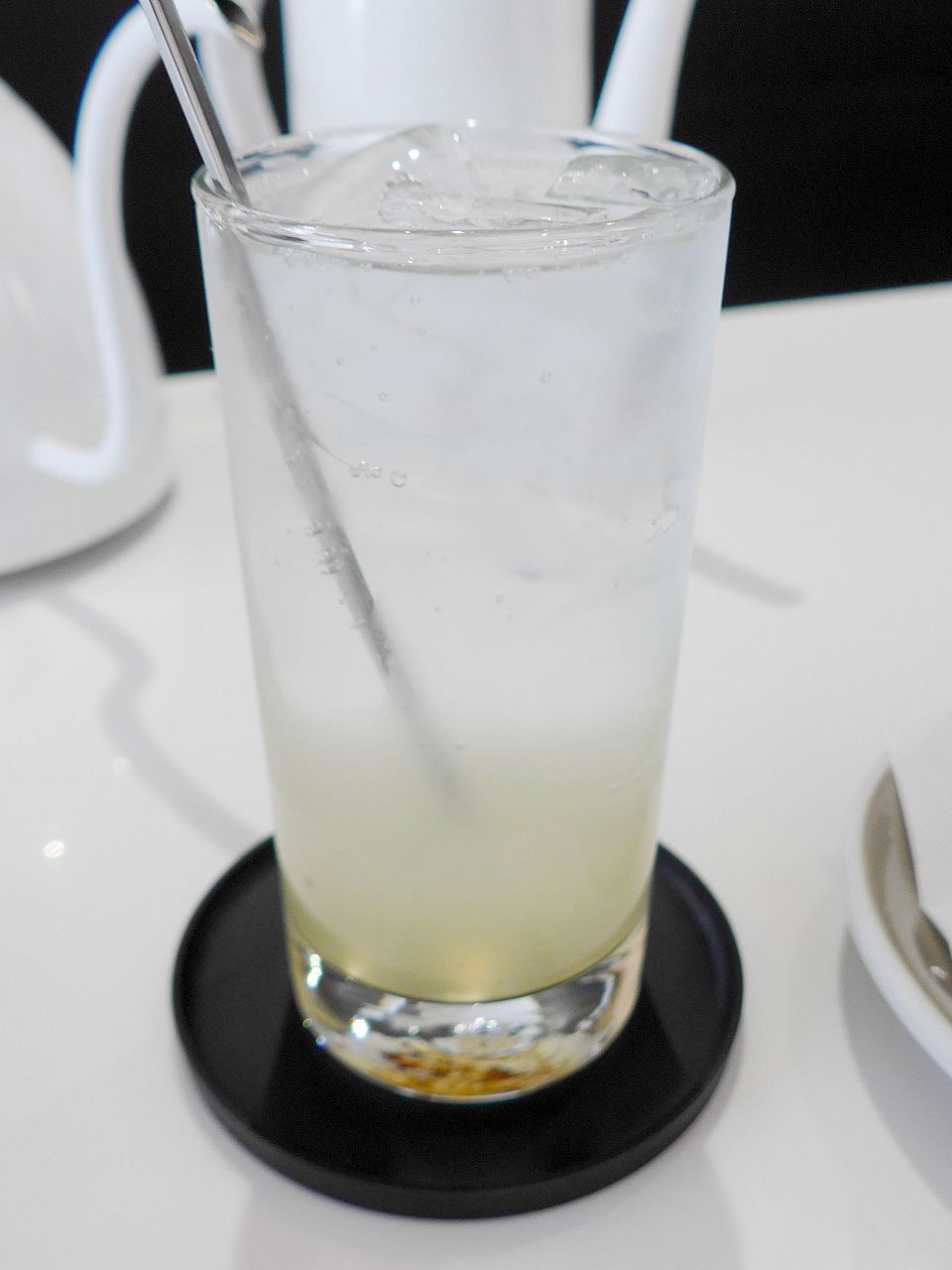 [食記][高雄市] Dí Coffee 迪咖啡 左營巨蛋店 — 漢神巨蛋附近巷弄內小小質感咖啡館，抹茶控必點抹茶阿芙佳朵。