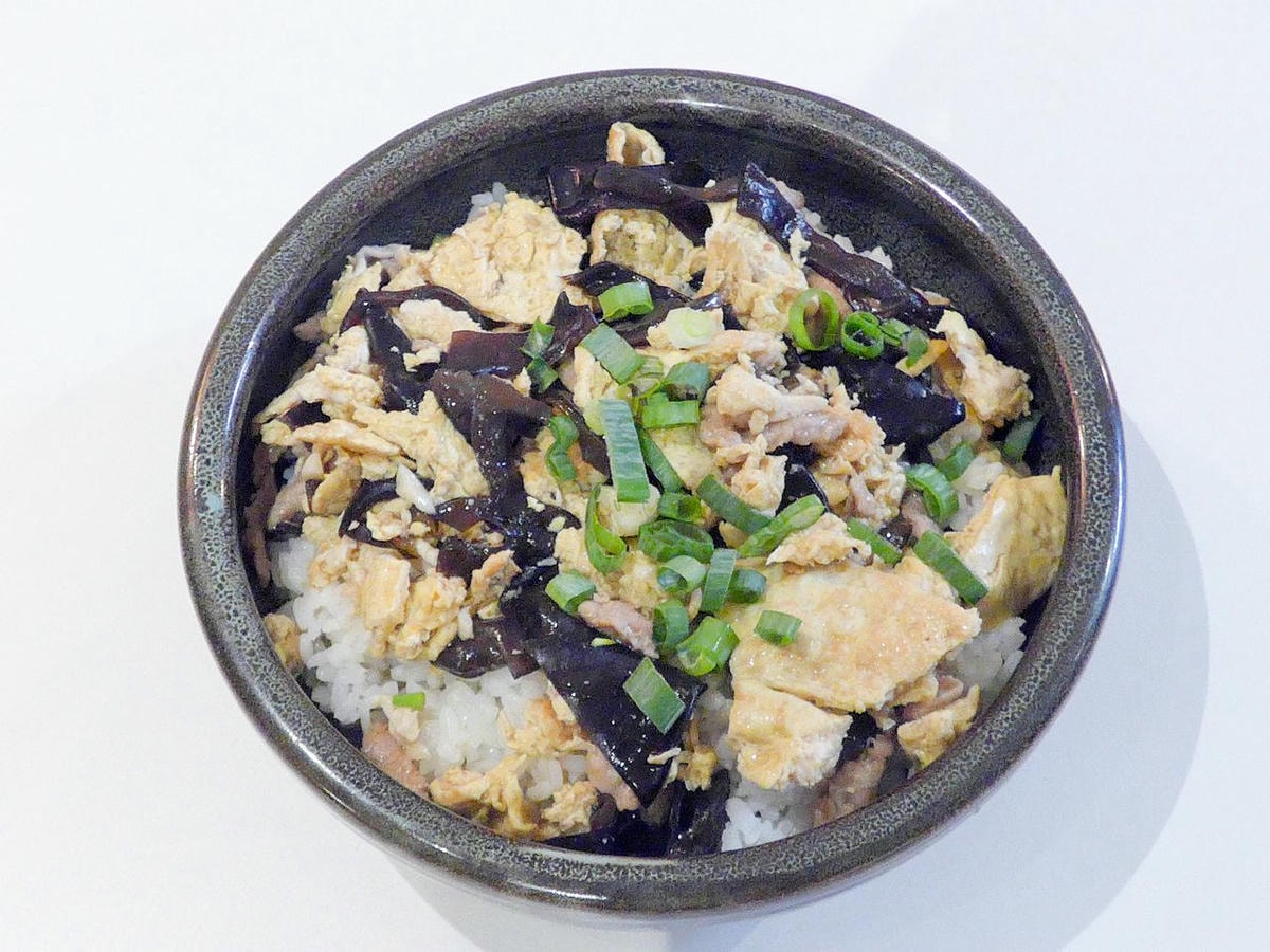 [食記][高雄市] 眷仨舖 手工澆頭麵 — 老屋改造復古文青風格眷村味麵食館