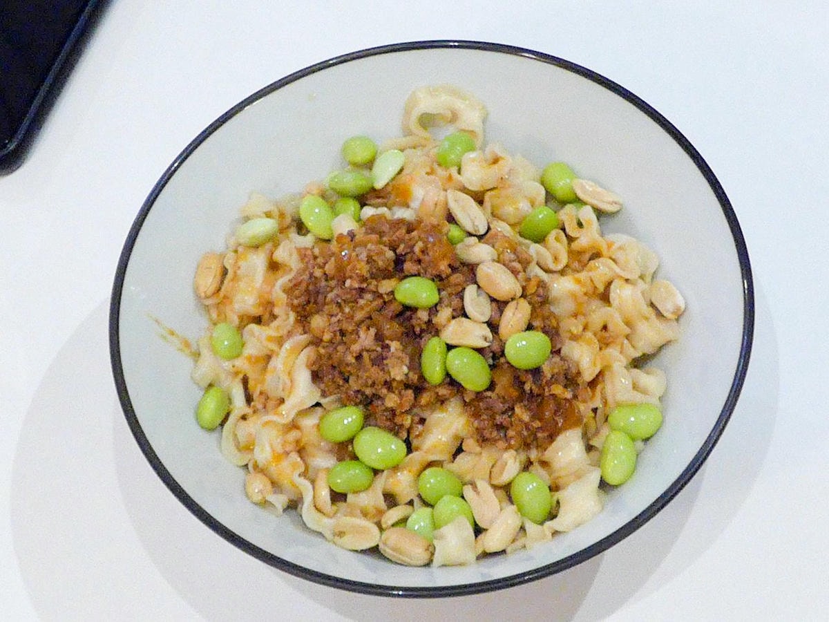 [食記][高雄市] 眷仨舖 手工澆頭麵 — 老屋改造復古文青風格眷村味麵食館