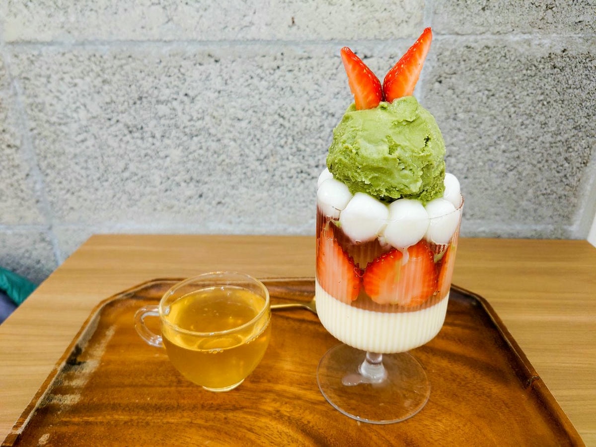 [食記][台北市] 貨室甜品 赤峰門市 — 捷運雙連站附近文青風格小小純白刨冰店