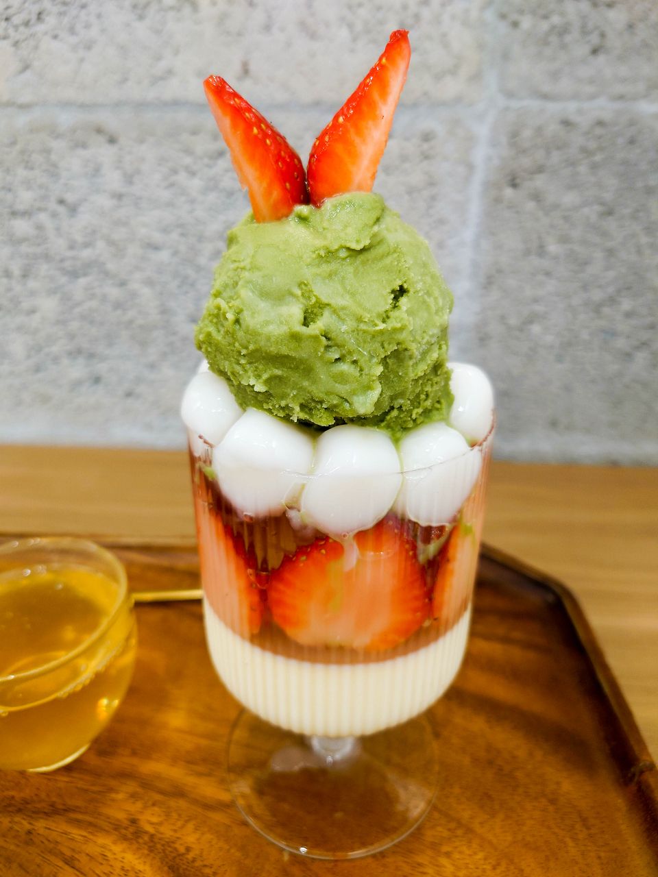 [食記][台北市] 貨室甜品 赤峰門市 — 捷運雙連站附近文青風格小小純白刨冰店