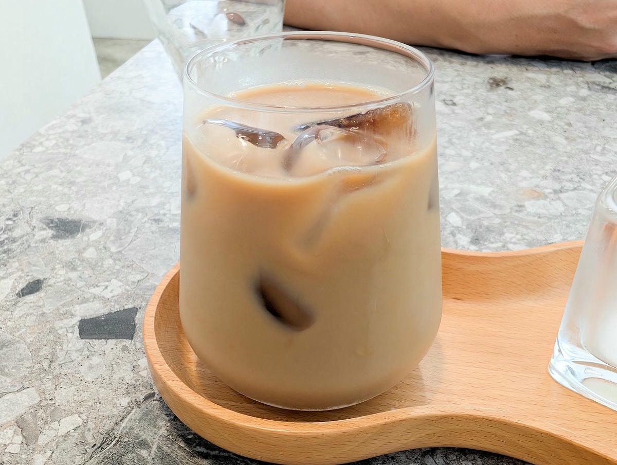 [食記][高雄市] Kingmauii 金茂宜咖啡 美術店 — 凹子底公園和高雄美術館之間環境清新舒適的咖啡廳
