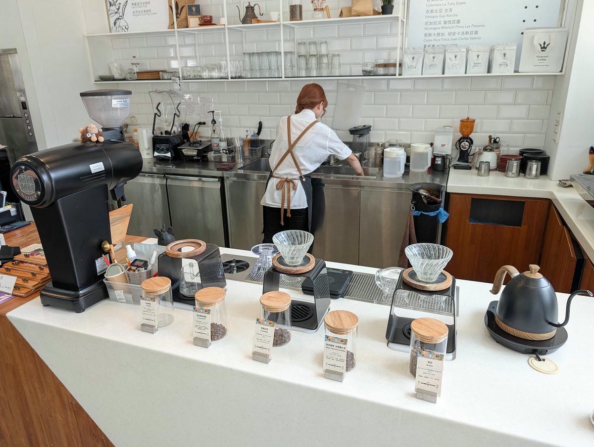 [食記][高雄市] Kingmauii 金茂宜咖啡 美術店 — 凹子底公園和高雄美術館之間環境清新舒適的咖啡廳
