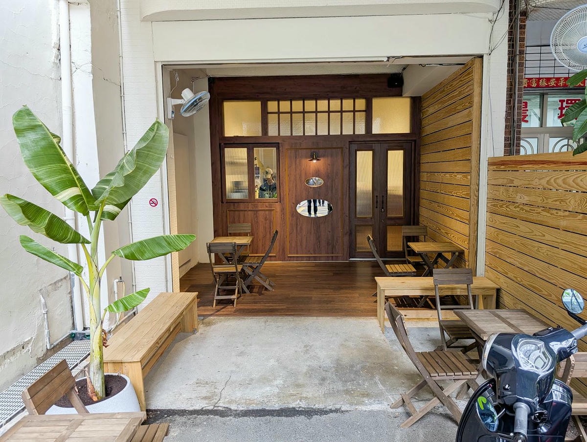 [食記][高雄市] Lumos Coffee — 捷運凹子底站附近巷弄內老宅翻新咖啡廳