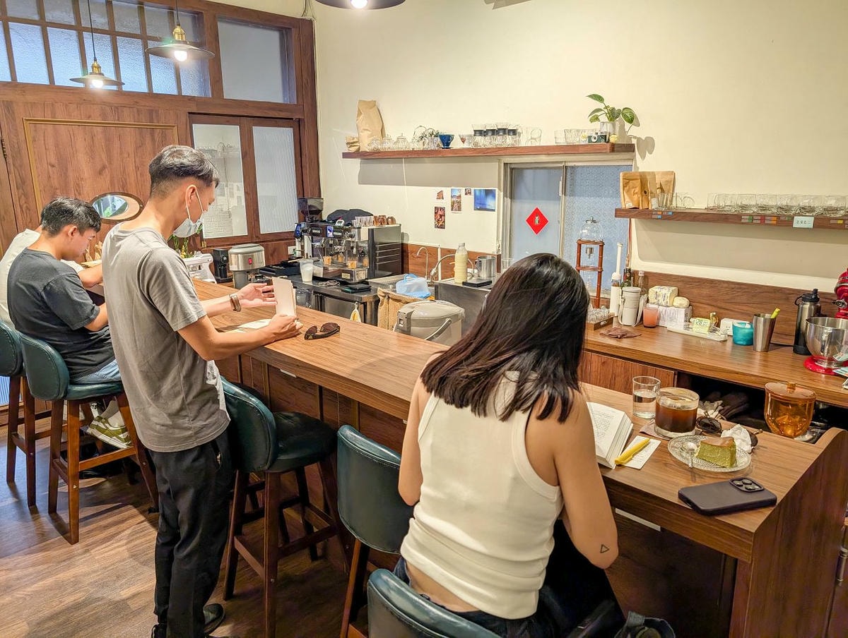 [食記][高雄市] Lumos Coffee — 捷運凹子底站附近巷弄內老宅翻新咖啡廳