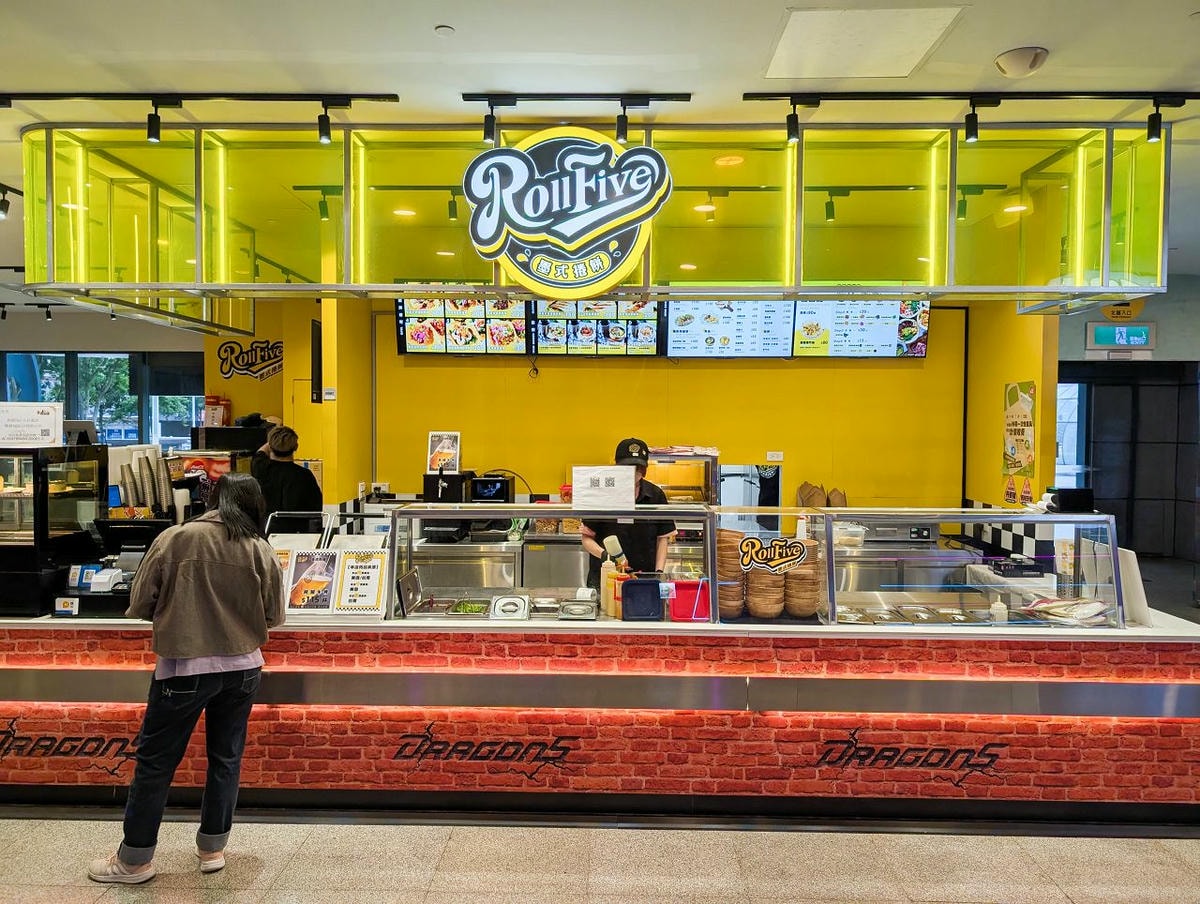 [食記][台北市] RollFive 樂發福 小巨蛋店 — 台北小巨蛋內墨西哥捲餅、塔可專賣店