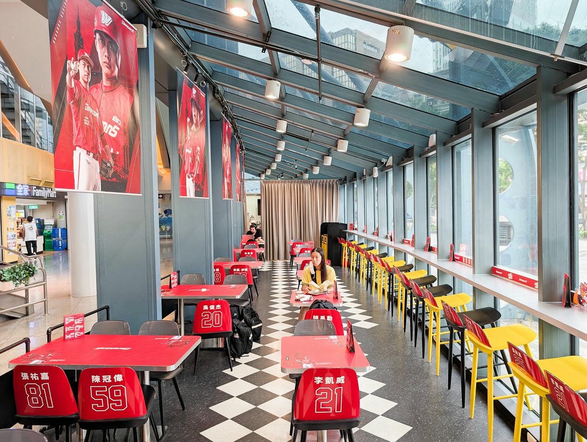 [食記][台北市] RollFive 樂發福 小巨蛋店 — 台北小巨蛋內墨西哥捲餅、塔可專賣店