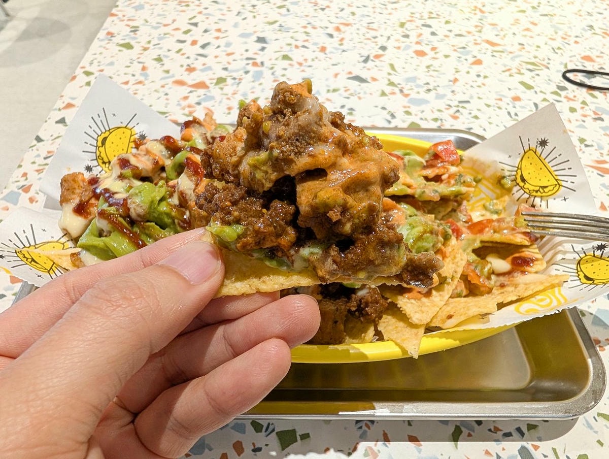 [食記][台北市] RollFive 樂發福 小巨蛋店 — 台北小巨蛋內墨西哥捲餅、塔可專賣店