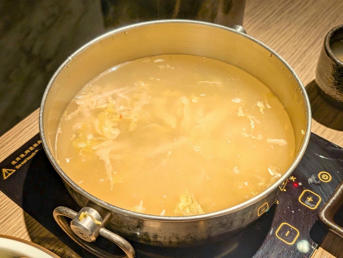 [食記][台北市] 王鍋屋 逸仙創始總店 — 中日合璧京都旨味的酸白菜火鍋專門店