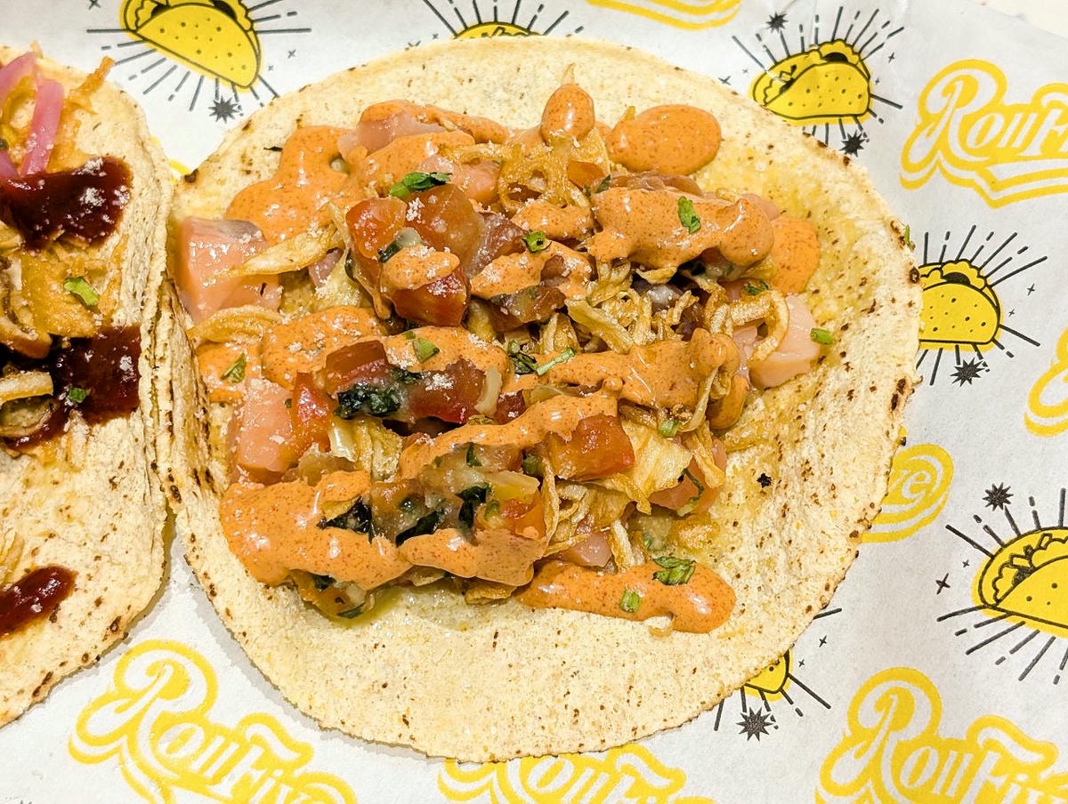 [食記][台北市] RollFive 樂發福 小巨蛋店 — 台北小巨蛋內墨西哥捲餅、塔可專賣店
