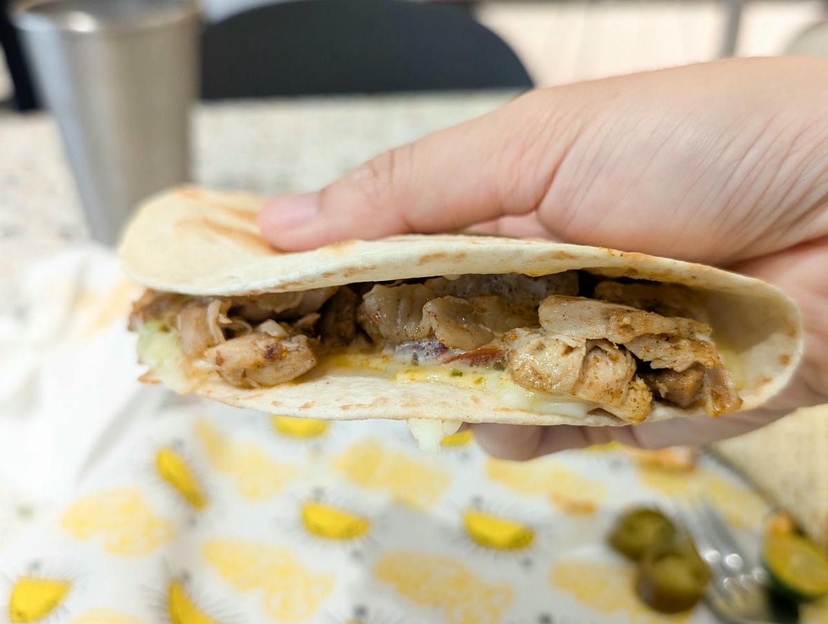 [食記][台北市] RollFive 樂發福 小巨蛋店 — 台北小巨蛋內墨西哥捲餅、塔可專賣店