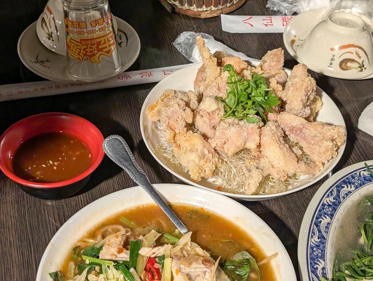 [食記][台北市] 八仙炭烤熱炒 — 大安森林公園對面露天熱炒餐廳