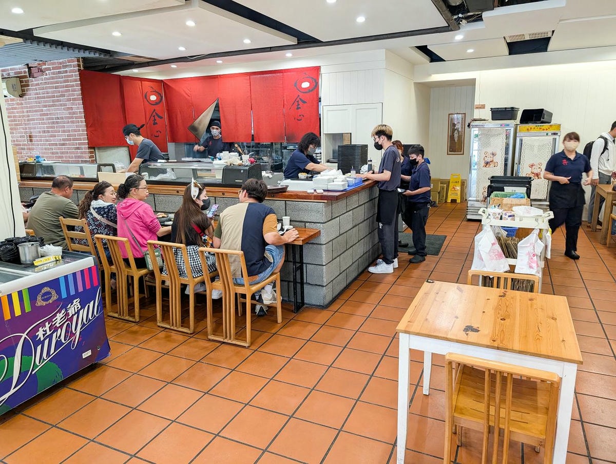 [食記][高雄市] 全心丼飯專賣 — 彩虹公園旁日式丼飯專賣店，豐盛又新鮮的海鮮丼飯。